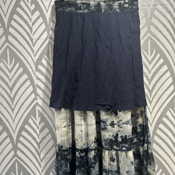 NWOT tregene tiered skirt - Picture 7 of 8
